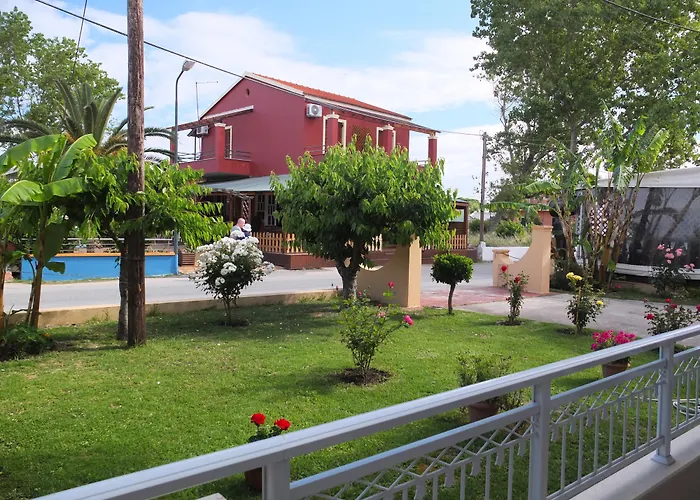 Toula\'S Apartments