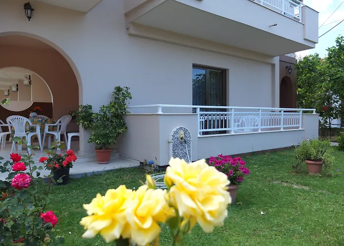 Toula\'S Apartments